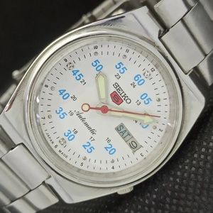 Vintage Automatic 70s Seiko 5 Mens Silver Watch W/ Blue Accents & Day Date